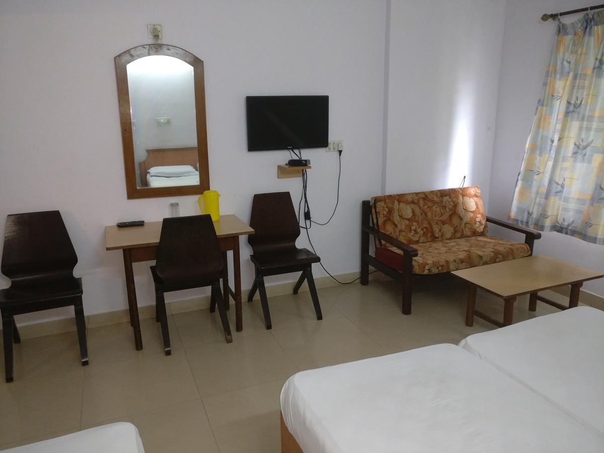 מנגלור Hotel Surya מראה חיצוני תמונה